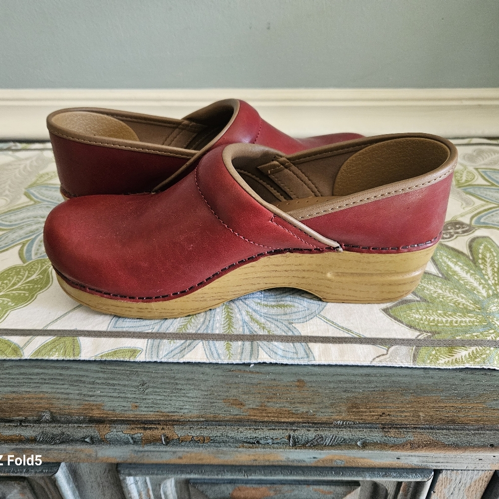 Like New! Dansko Professional Clogs
